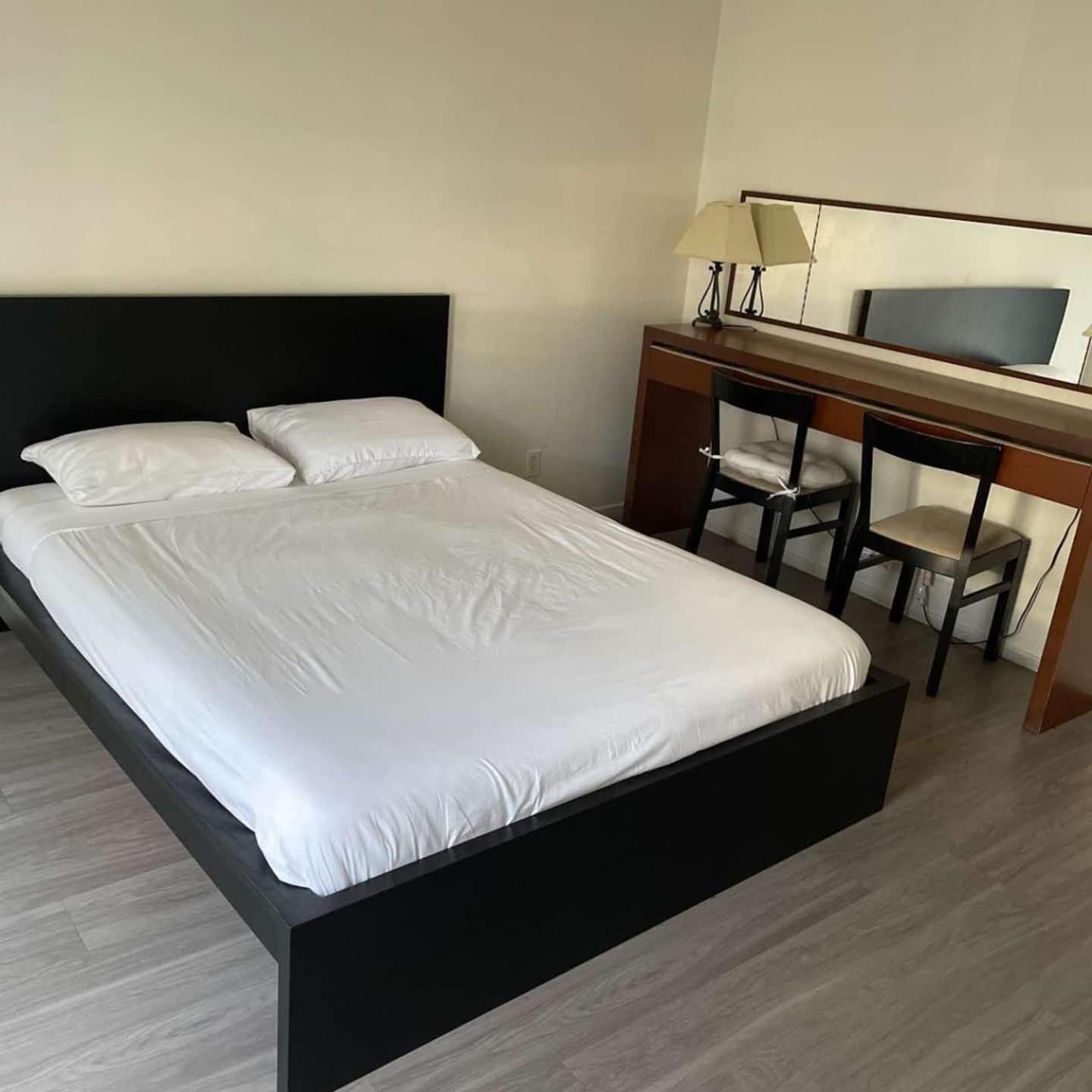 Сasa de vacaciones 2 To 6 Bedroom Walk To Strip Mgm Casino Shop Club *